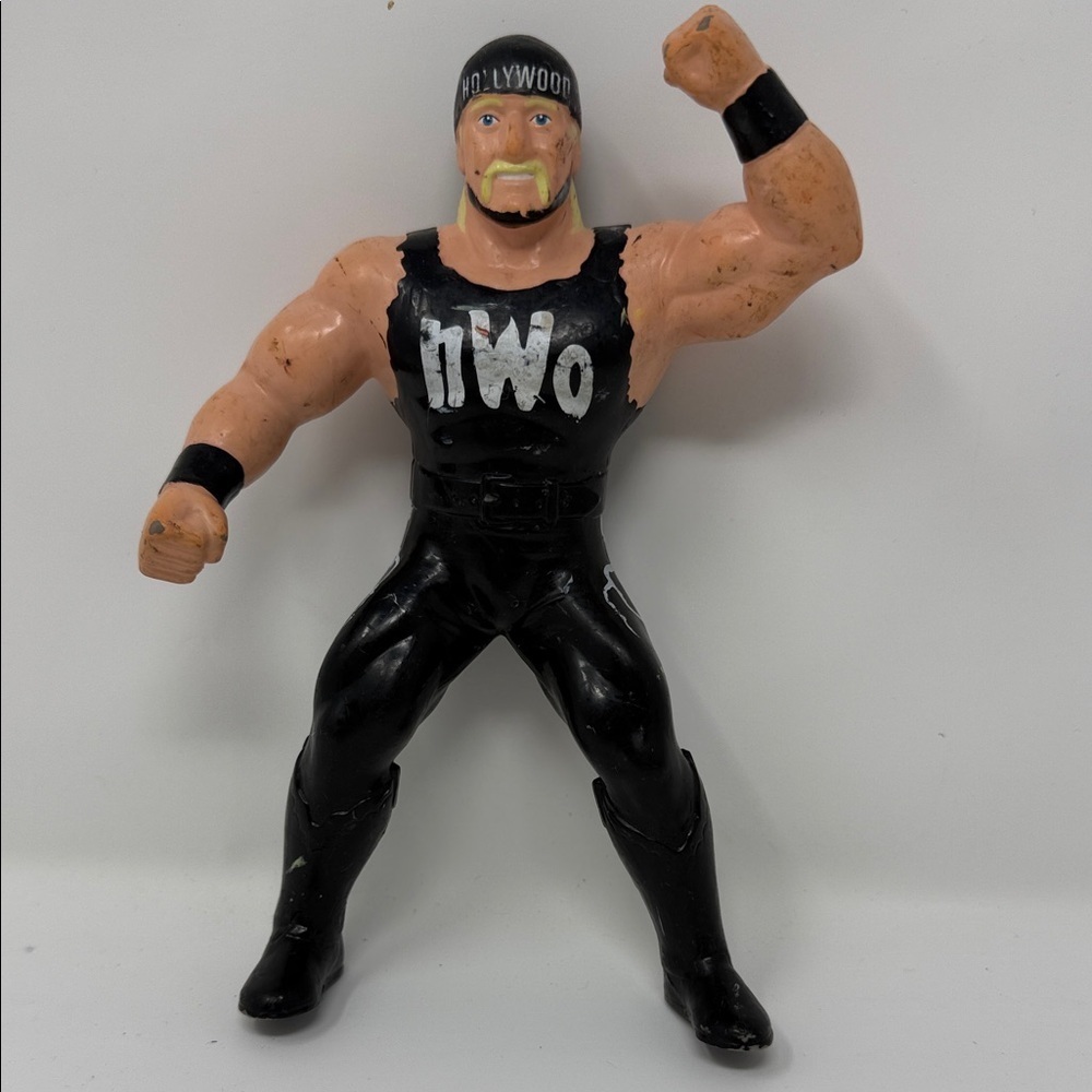 Wrestling Action Figure Hulk Hogan 7 in figure 1996 WCW